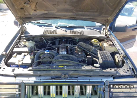 1993 Jeep Grand Cherokee Laredo from USA, damaged, VIN 1J4GZ58S6PC540589